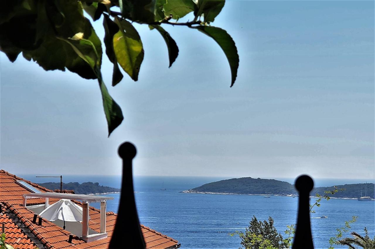 Roso - Zf Hvar *