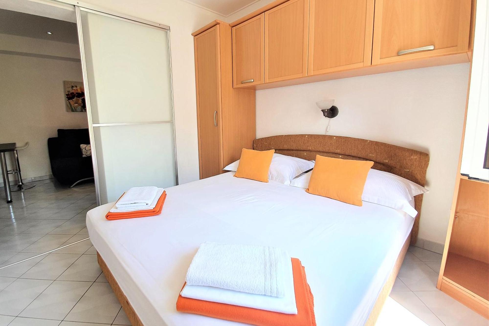 Roso - Zf Hvar Apartma *