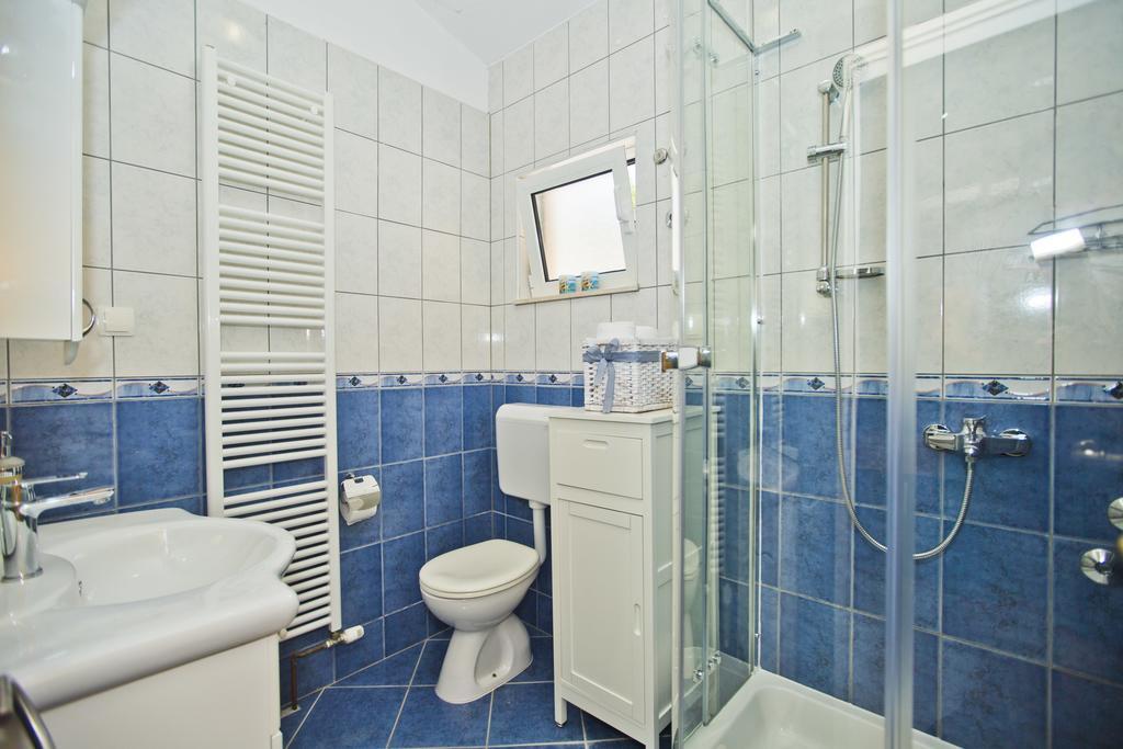 Roso - Zf Hvar Apartma